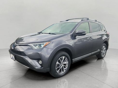 Used 2018 Toyota RAV4 XLE AWD/4WD image 3