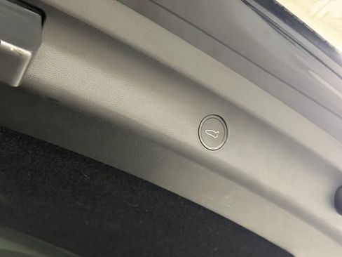 Used 2025 Tesla Model Y Long Range RWD image 36