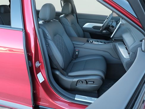 New 2024 VinFast VF 9 Plus AWD/4WD image 13