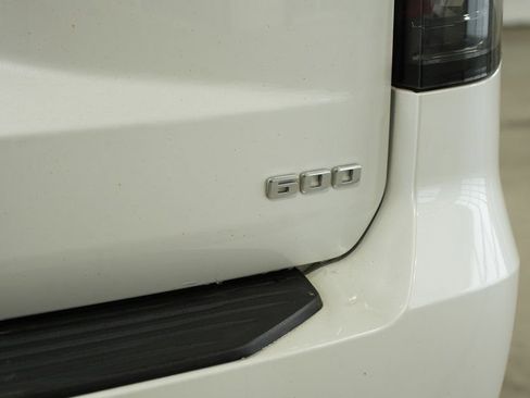 Used 2022 Cadillac Escalade ESV Sport w/ Touring Package image 14