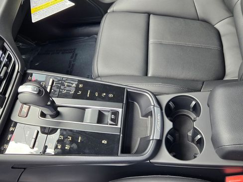 New 2026 Porsche Macan AWD/4WD image 23