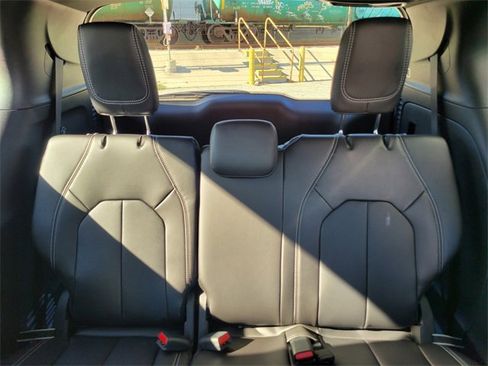 New 2026 Chrysler Voyager LX image 10