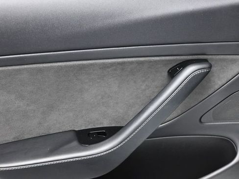 Used 2019 Tesla Model 3 Mid Range image 14