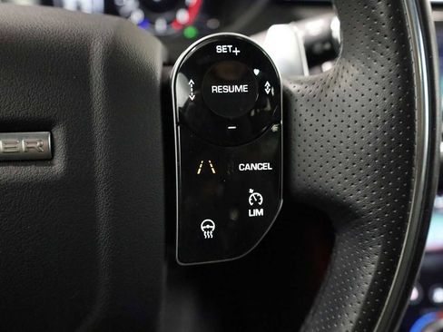 Used 2018 Land Rover Range Rover Velar R-Dynamic SE image 26