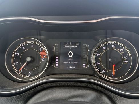 Used 2020 Jeep Cherokee Latitude Plus w/ Cold Weather Group image 31