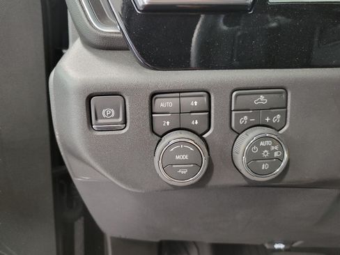 Used 2026 Chevrolet Silverado 1500 LT Trail Boss w/ Convenience Package II AWD/4WD image 10