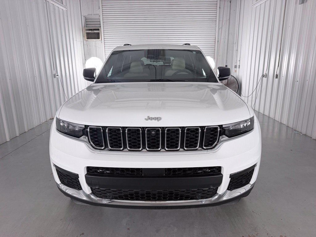 Used 2025 Jeep Grand Cherokee L Limited w/ Luxury Tech Group II RWD image 2
