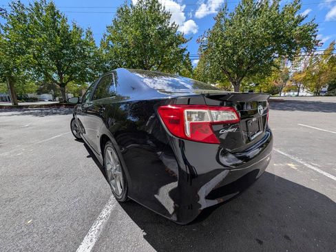 Used 2014 Toyota Camry SE FWD image 4