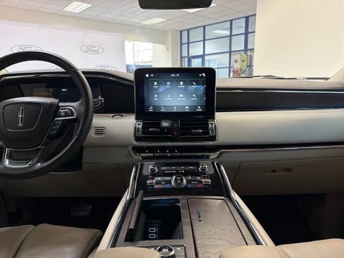 Used 2019 Lincoln Navigator Reserve AWD/4WD image 20