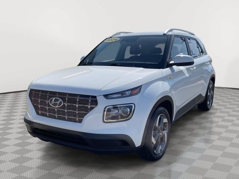 Used 2024 Hyundai Venue SEL FWD image 14