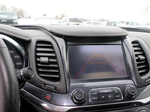 Used 2015 Chevrolet Impala LT w/ Convenience Package image 23