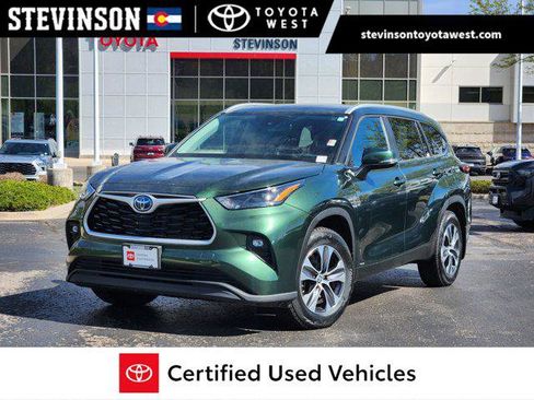 Certified 2024 Toyota Highlander XLE AWD/4WD image 1
