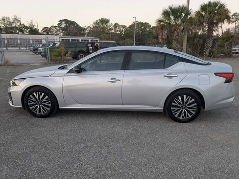 Used 2025 Nissan Altima 2.5 SV FWD image 7