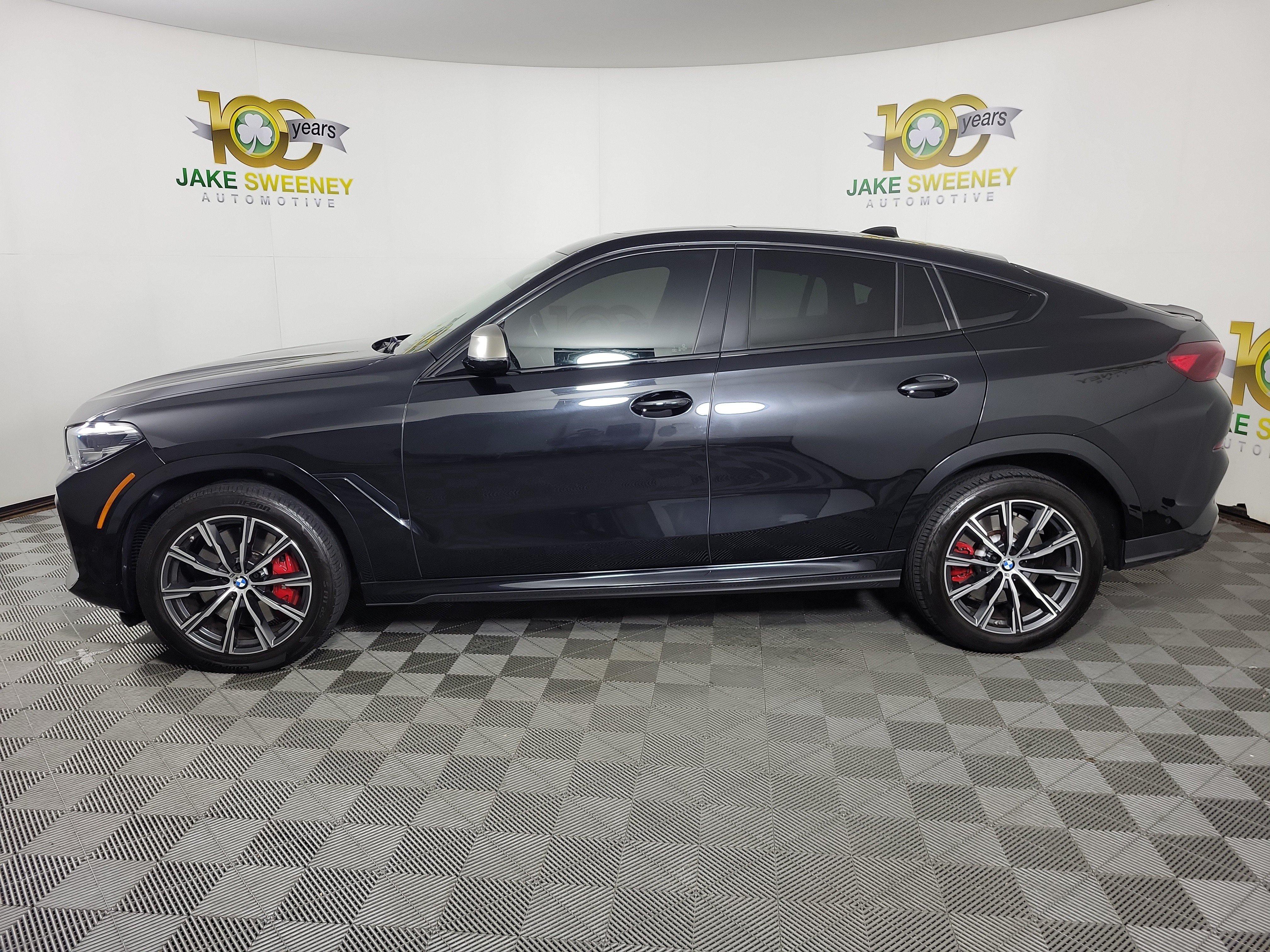 Used 2022 BMW X6 M50i w/ Premium Package AWD/4WD image 2