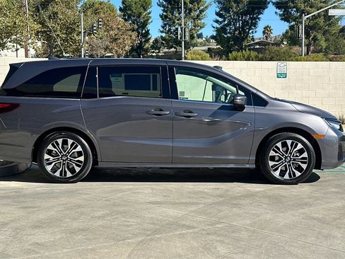 New 2026 Honda Odyssey Elite image 3