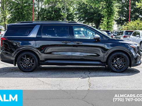 Used 2025 Kia Carnival SX w/ SX Dark Edition Package FWD image 9