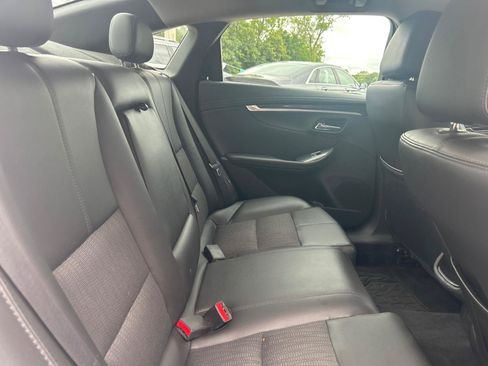 Used 2019 Chevrolet Impala LT FWD image 21