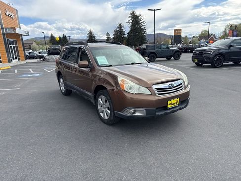 Used 2011 Subaru Outback 2.5i Premium AWD/4WD image 7