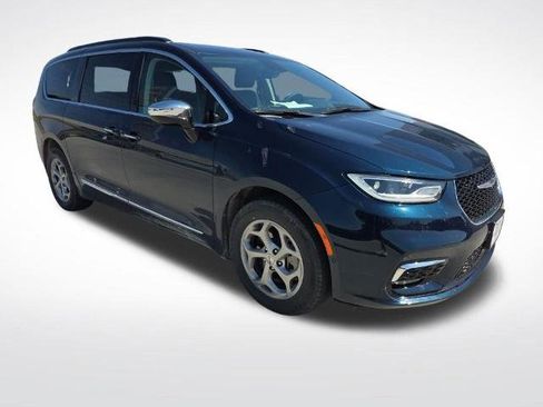 Used 2023 Chrysler Pacifica Limited w/ Uconnect Theater Family Group AWD/4WD image 41