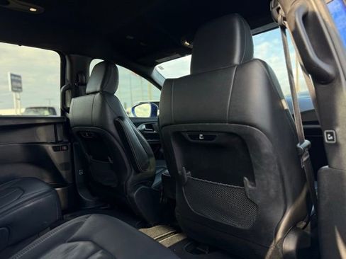Used 2020 Chrysler Pacifica Touring-L w/ Advanced Safetytec Group image 18