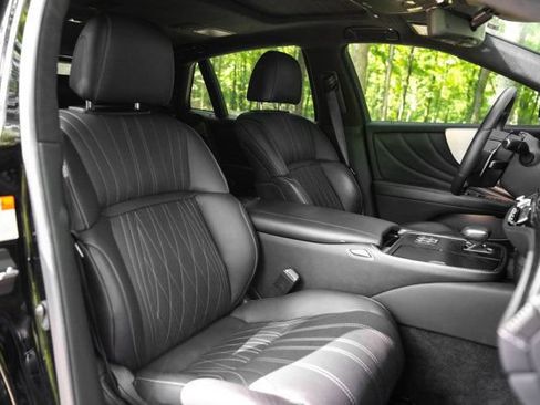 Used 2023 Lexus LS 500h AWD w/ Luxury Package image 24