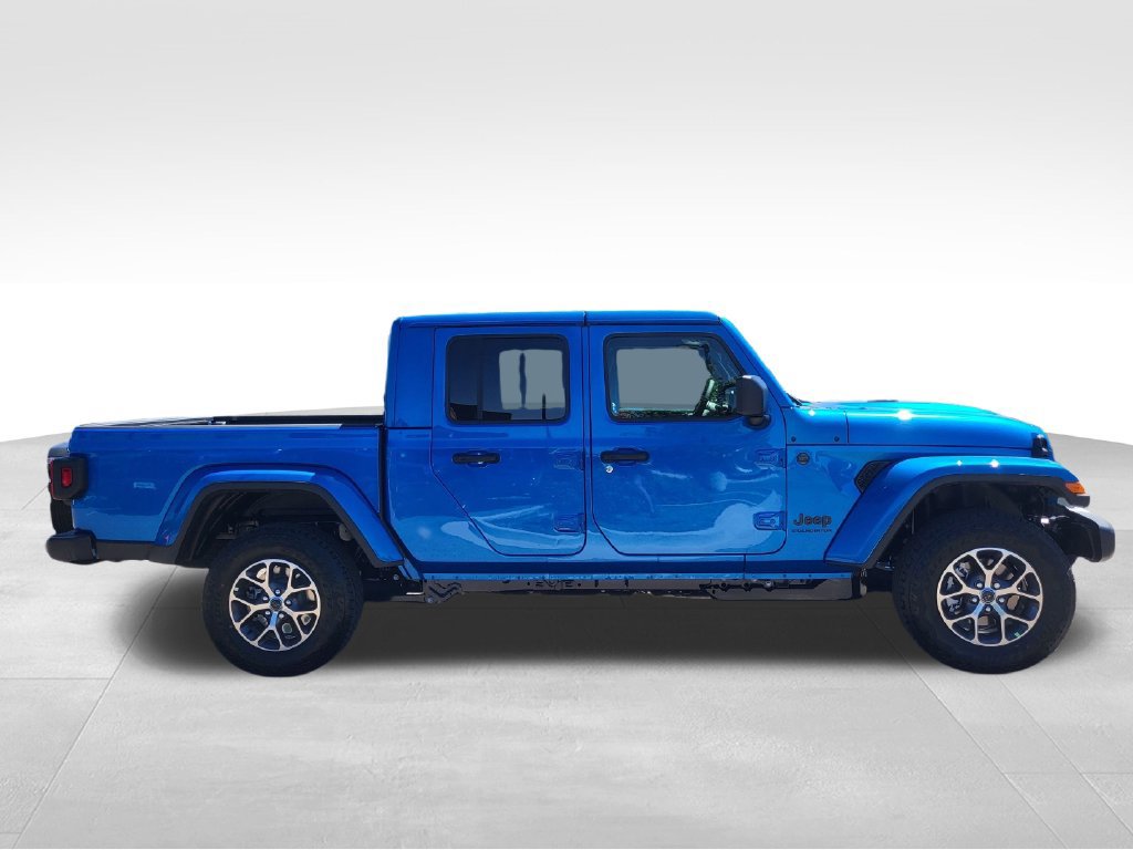 New 2026 Jeep Gladiator Sport AWD/4WD image 4