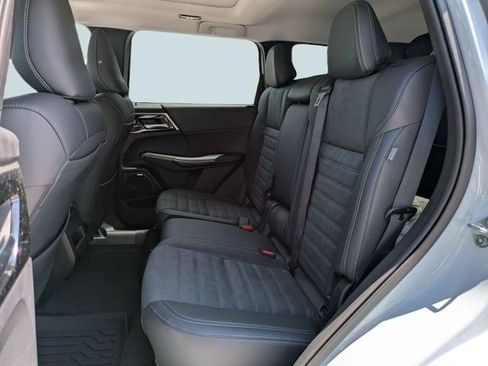 New 2026 Mitsubishi Outlander AWD image 15