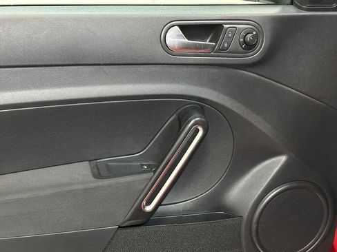 Used 2019 Volkswagen Beetle 2.0T S image 21