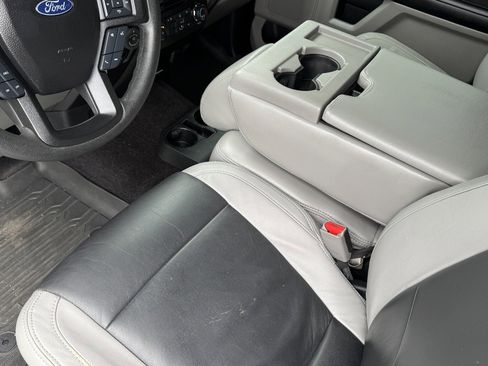 Used 2017 Ford F150 XLT w/ Trailer Tow Package image 6