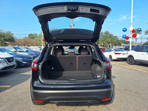 Used 2021 Nissan Rogue Sport S image 25