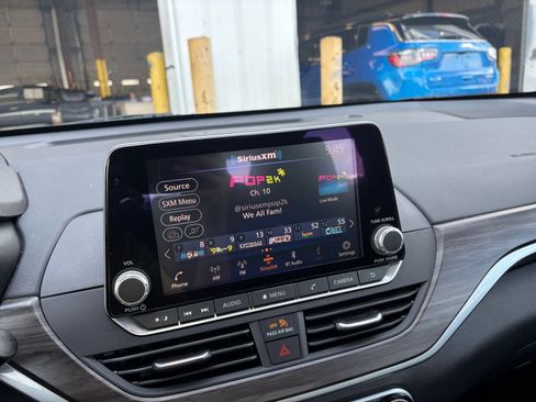 Used 2025 Nissan Altima 2.5 SV FWD image 20
