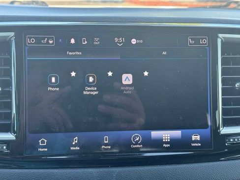 Certified 2024 Chrysler Pacifica Touring-L FWD image 32