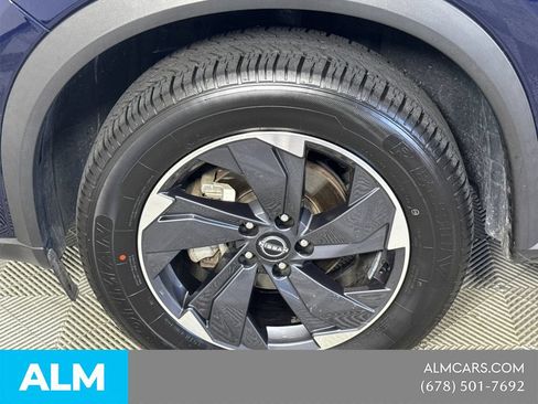 Used 2025 Nissan Rogue SV FWD image 14