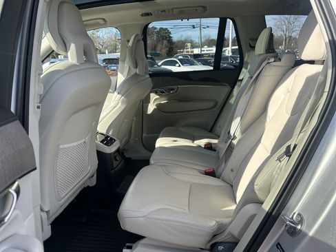 Used 2022 Volvo XC90 T8 Inscription w/ Advanced Package image 33