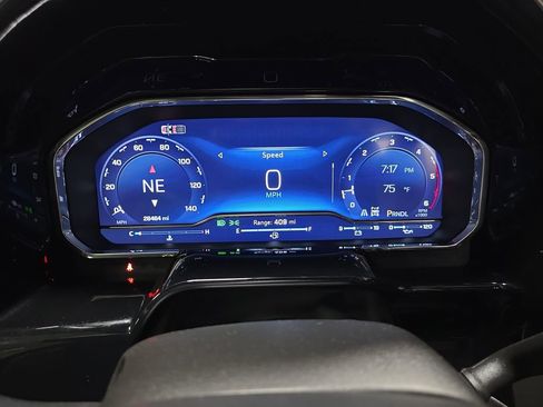 Used 2025 Chevrolet Silverado 2500 ZR2 w/ Technology Package image 18