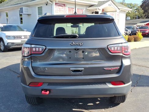 Used 2020 Jeep Compass Trailhawk image 6