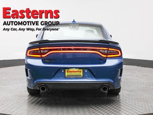 Used 2022 Dodge Charger R/T w/ Blacktop Package image 6