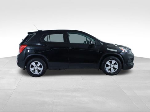 Used 2020 Chevrolet Trax LS w/ Tint and Cruise Package FWD image 13