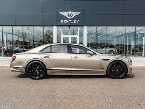 Certified 2025 Bentley Flying Spur Plug-In Hybrid AWD/4WD image 14