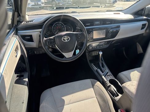 Used 2015 Toyota Corolla LE FWD image 18