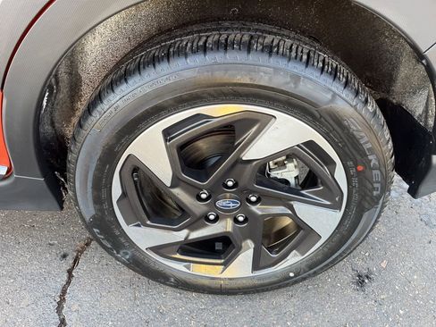 Certified 2025 Subaru Crosstrek 2.5i Limited w/ Crosstrek Mirror Package image 10