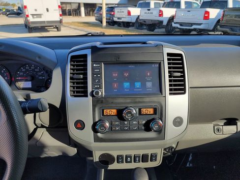 Used 2020 Nissan Frontier SV w/ Midnight Edition Floor Mats image 15