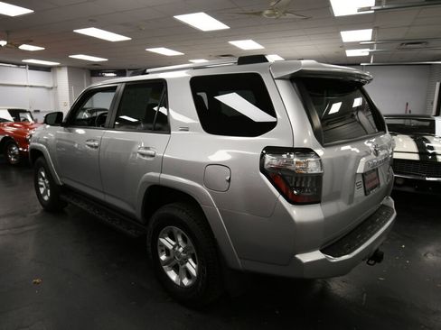 Certified 2024 Toyota 4Runner SR5 Premium image 5