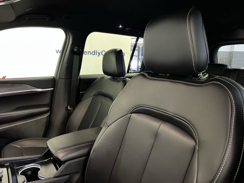 Used 2025 Jeep Grand Cherokee Limited image 12