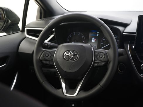 Used 2024 Toyota Corolla SE w/ SE Package image 14