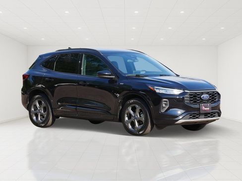 Certified 2023 Ford Escape ST-Line Select AWD/4WD image 1