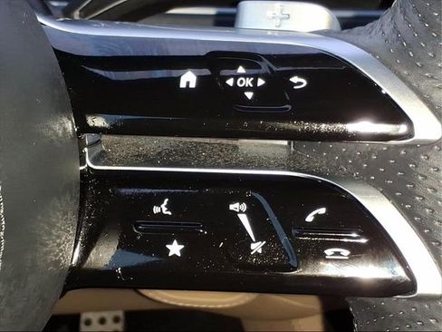 Used 2024 Mercedes-Benz GLS 450 4MATIC image 27