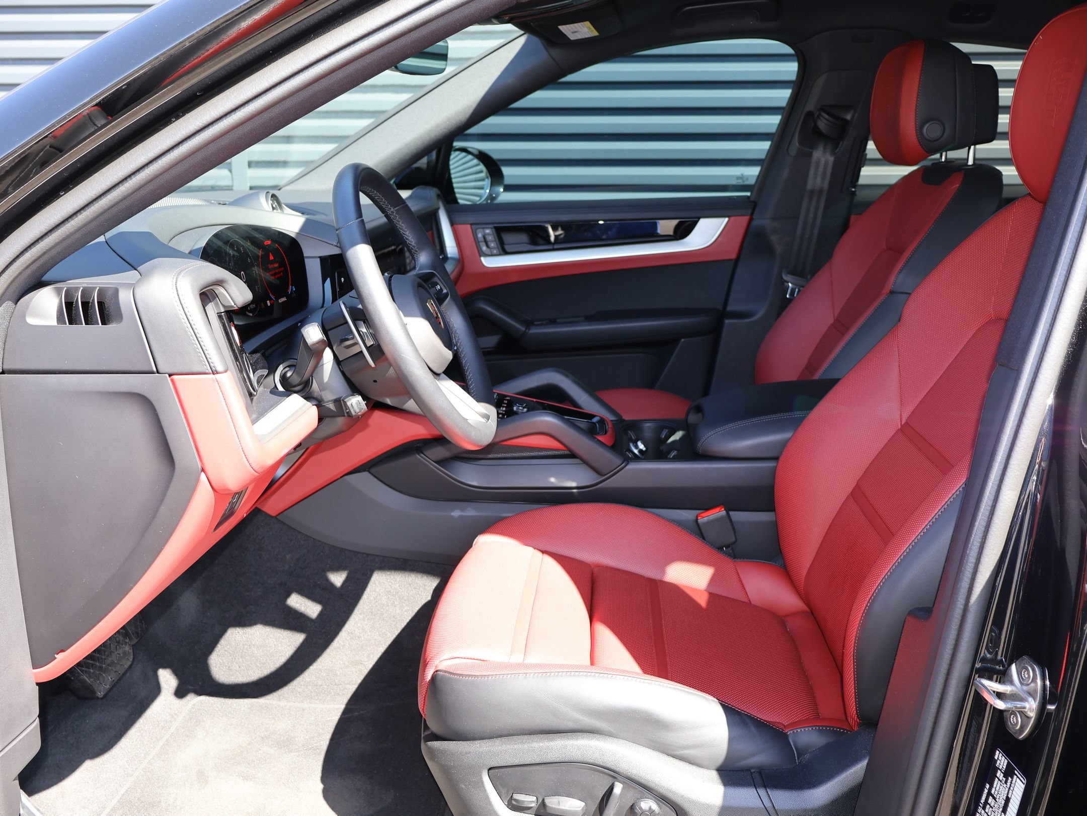 Certified 2026 Porsche Cayenne Coupe AWD/4WD image 5