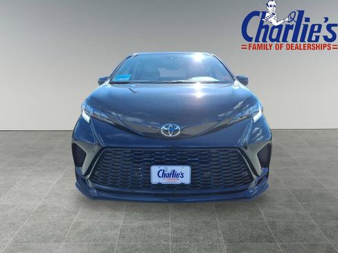 New 2026 Toyota Sienna XSE AWD/4WD image 2
