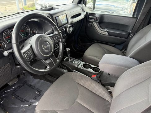 Used 2017 Jeep Wrangler Unlimited Sport w/ Quick Order Package 24S AWD/4WD image 10